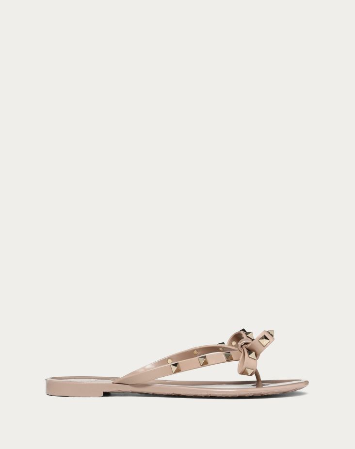 Sandals | Woman VALENTINO Rubber Rockstud Thong Poudre